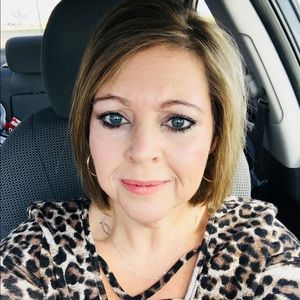 Meet your Posher, Laurie